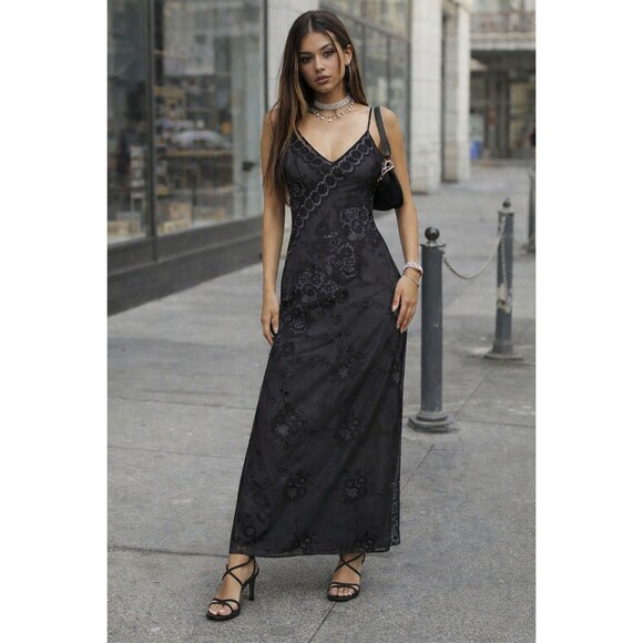 Laundry By Shelli Segal Dresses & Skirts - Y2K Whimsigoth Maxi Slip Dress Laundry Black Lace over gray satin 3D Ribbon rose